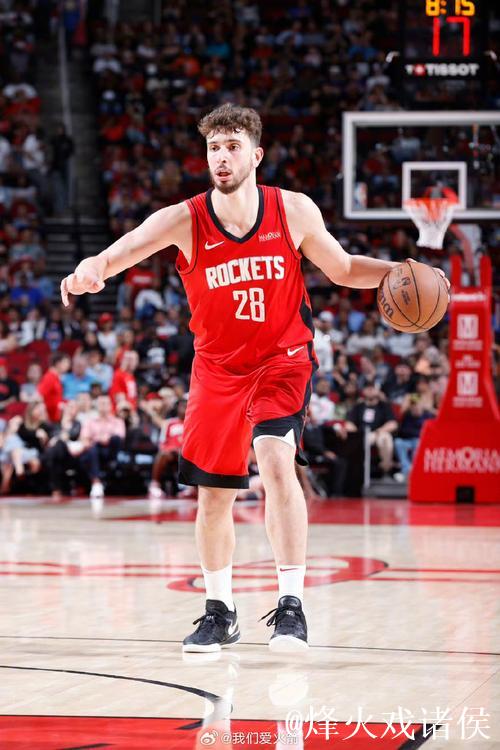 申京开局连续持球单打约基奇,3投全中已砍下6分 申京开局连续持球单打约基奇,3投全中已砍下6分