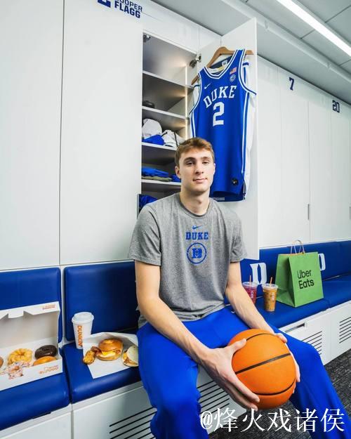 弗拉格成NBA历史首位不到19岁在常规赛拿40+得分球员